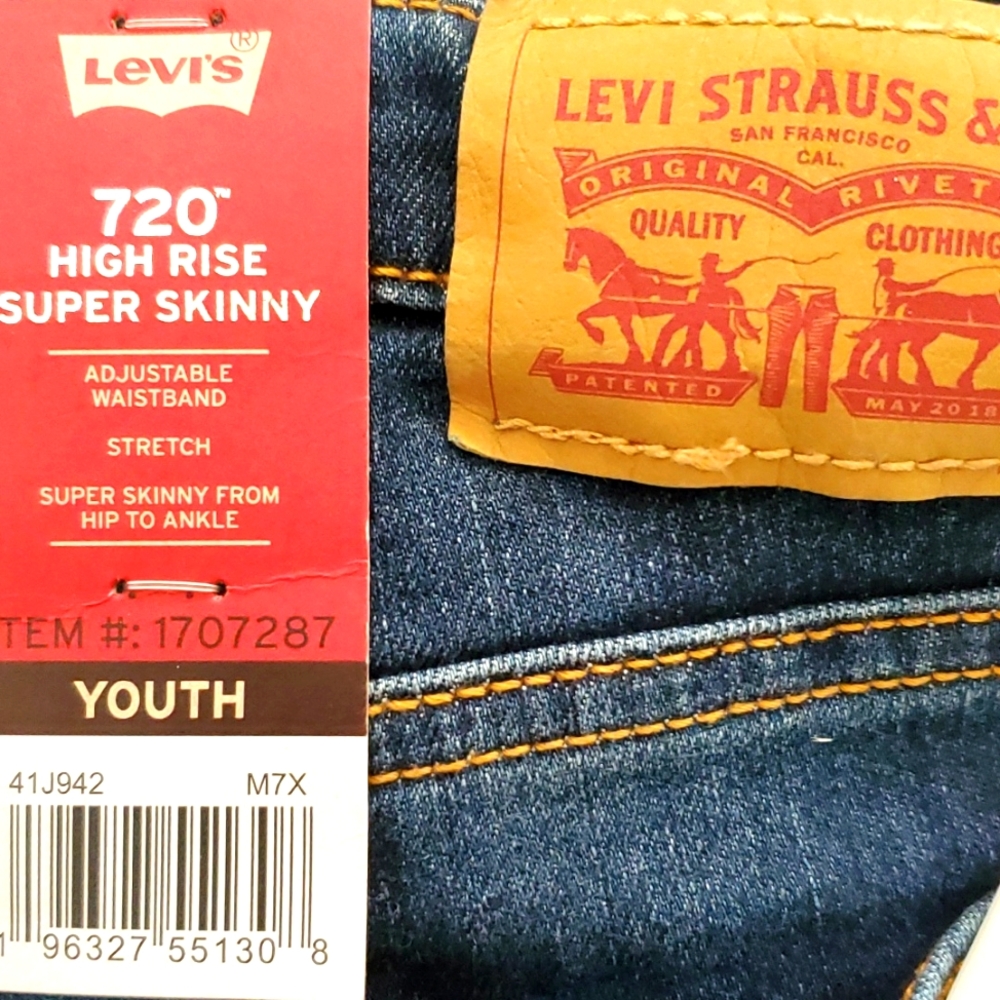 NWT: LEVI''S 720 HIGH RISE SUPER SKINNY👖